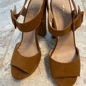 Size 6 brown sandals